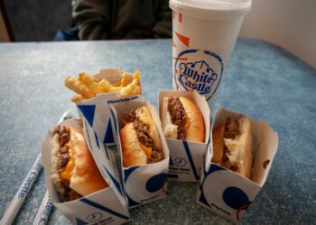 The History of White Castle: A Tale of Innovation and Burger Revolution