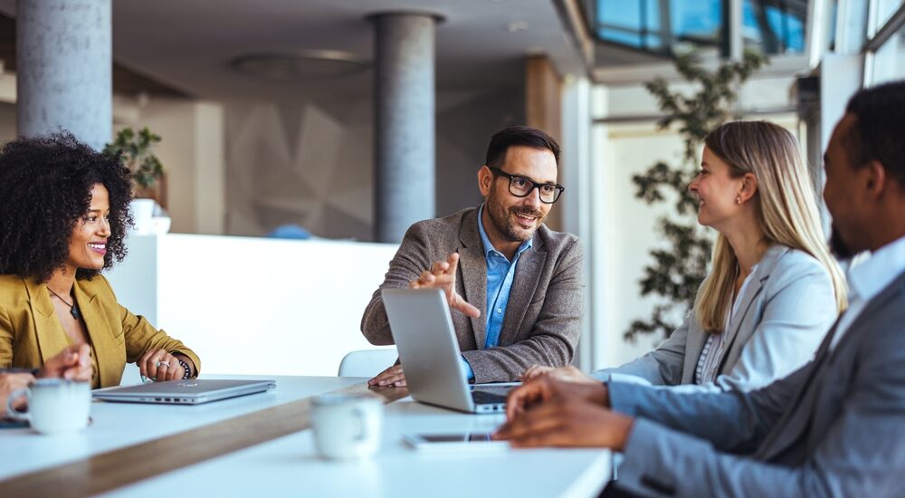 What is the Difference between a Dealership and a Franchise Model?