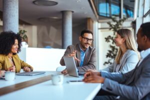 What is the Difference between a Dealership and a Franchise Model?