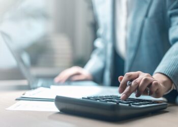 What Ways Can Franchisees Finance a Franchise Investment?
